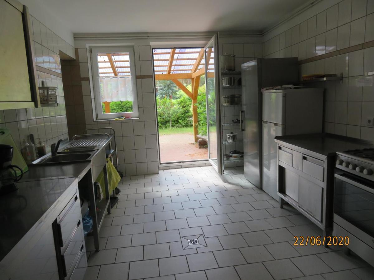 Hostel Waldhaus Am Ferienpark Mirow -Zimmer Du Wc Ngoại thất bức ảnh