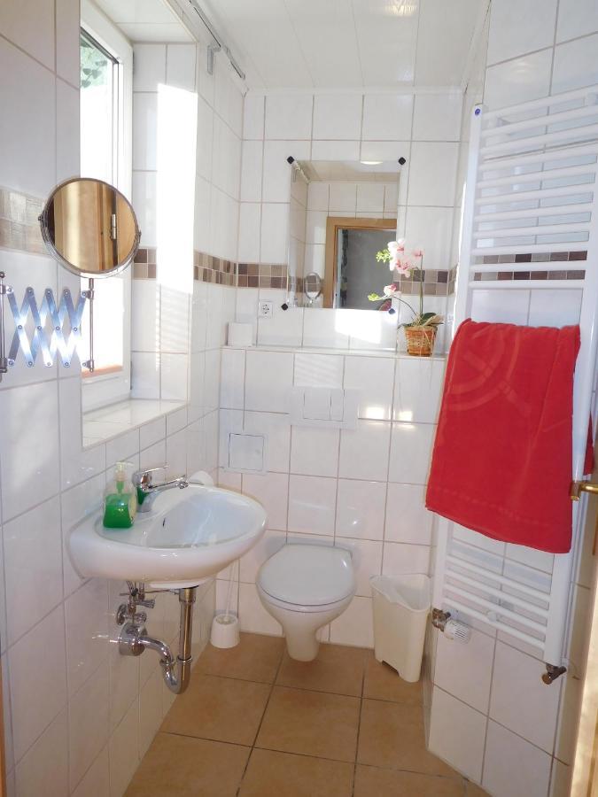 Hostel Waldhaus Am Ferienpark Mirow -Zimmer Du Wc Ngoại thất bức ảnh